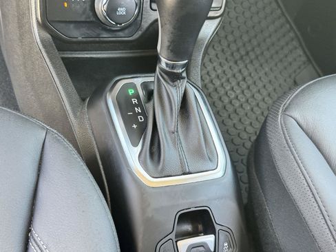 Used 2023 Jeep Renegade Limited w/ Limited Elite Group AWD/4WD image 23