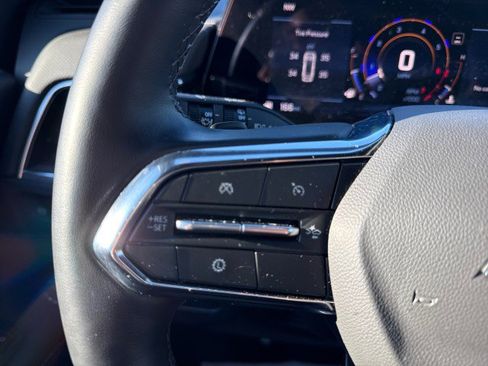 Used 2025 Chevrolet Tahoe Premier image 32