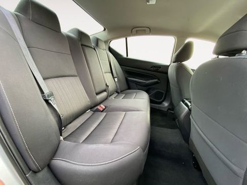 Used 2024 Nissan Altima 2.5 SV image 14