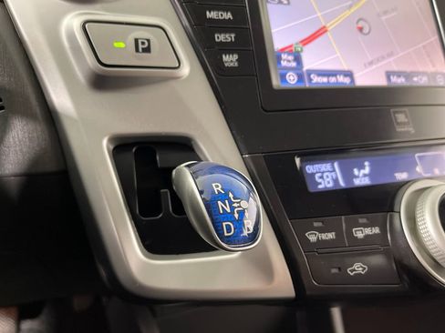 Used 2012 Toyota Prius V Five image 22