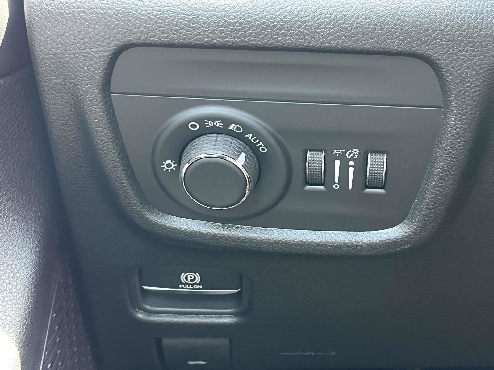 New 2026 Jeep Grand Cherokee Altitude AWD/4WD image 26