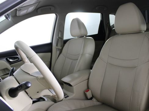 Used 2015 Nissan Rogue SL FWD image 18