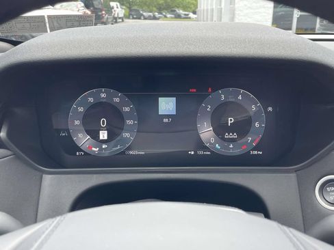 Used 2026 Land Rover Range Rover Velar S AWD/4WD image 40