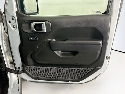 Used 2024 Jeep Wrangler Willys image 31