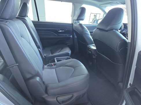 Used 2024 Toyota Grand Highlander Limited image 37