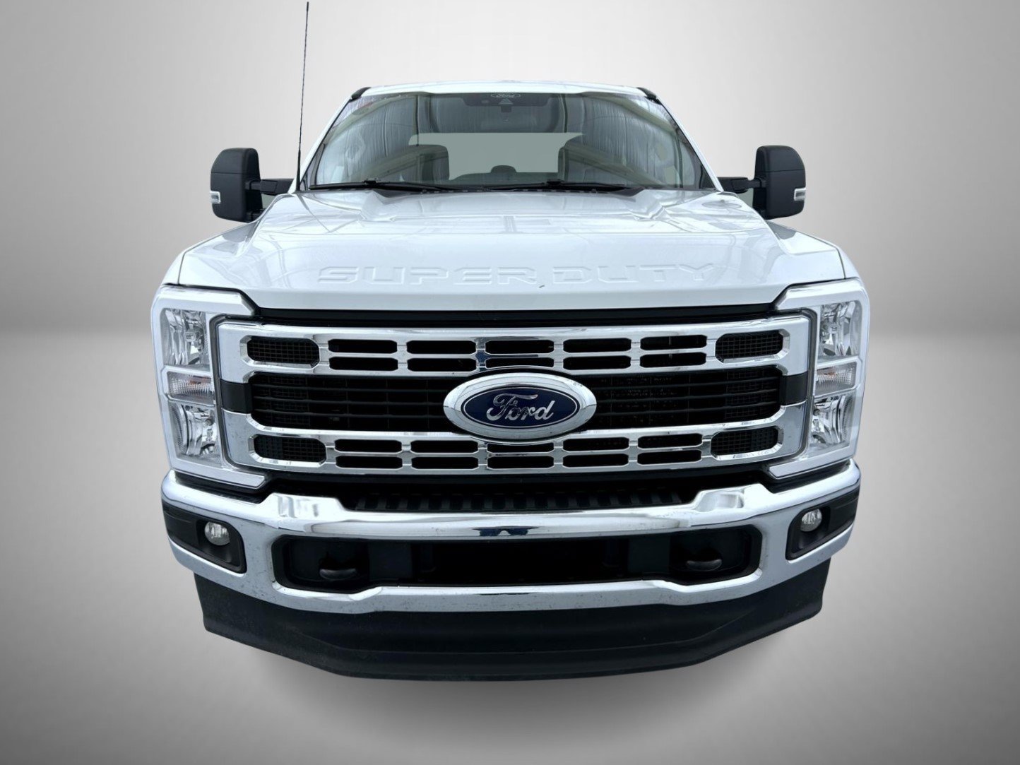 Used 2025 Ford F250 XLT AWD/4WD image 2
