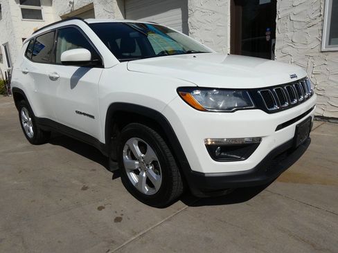 Used 2019 Jeep Compass Latitude AWD/4WD image 5