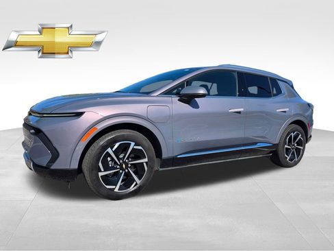 Used 2025 Chevrolet Equinox EV LT image 2