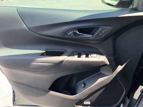 Used 2023 Chevrolet Equinox RS w/ RS Leather Package FWD image 9