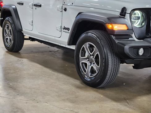 Used 2022 Jeep Wrangler Unlimited Sport AWD/4WD image 16