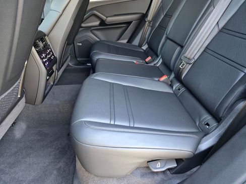 New 2025 Porsche Cayenne E-Hybrid Coupe image 19