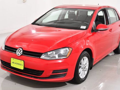 Used 2017 Volkswagen Golf S FWD image 2