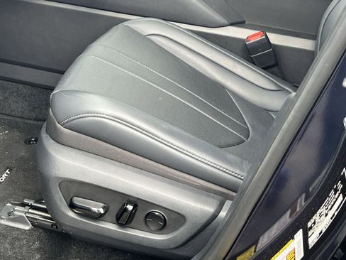 Used 2025 Lexus TX 500h AWD w/ Technology Package image 13