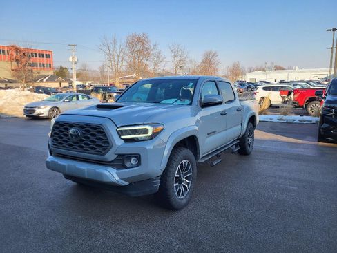 Used 2020 Toyota Tacoma TRD Sport image 7