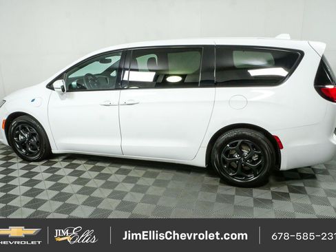Used 2022 Chrysler Pacifica Touring-L w/ S Appearance Package FWD image 27