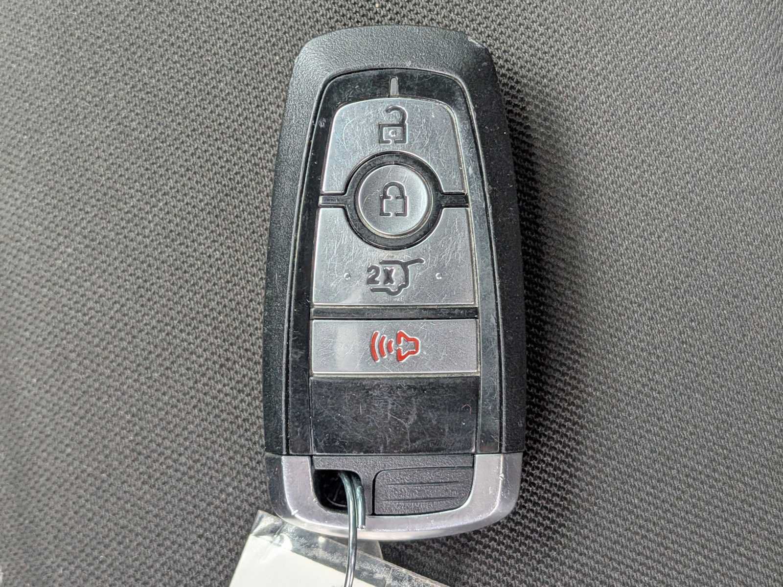 Used 2024 Ford Explorer XLT AWD/4WD image 18