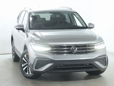 Used 2023 Volkswagen Tiguan S image 2