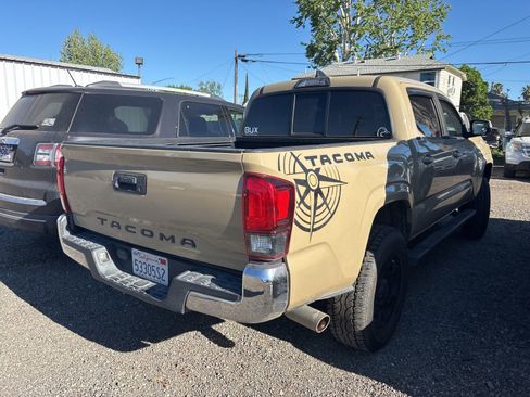 Used 2019 Toyota Tacoma SR5 image 4