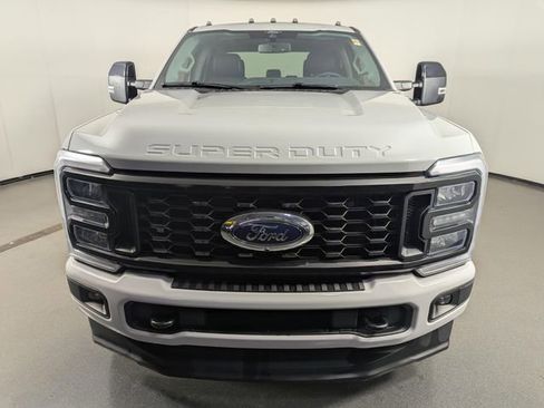 Used 2025 Ford F350 Lariat image 3
