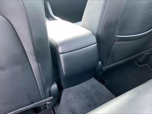 Used 2020 MAZDA MAZDA3 AWD Sedan w/ Preferred Package image 33