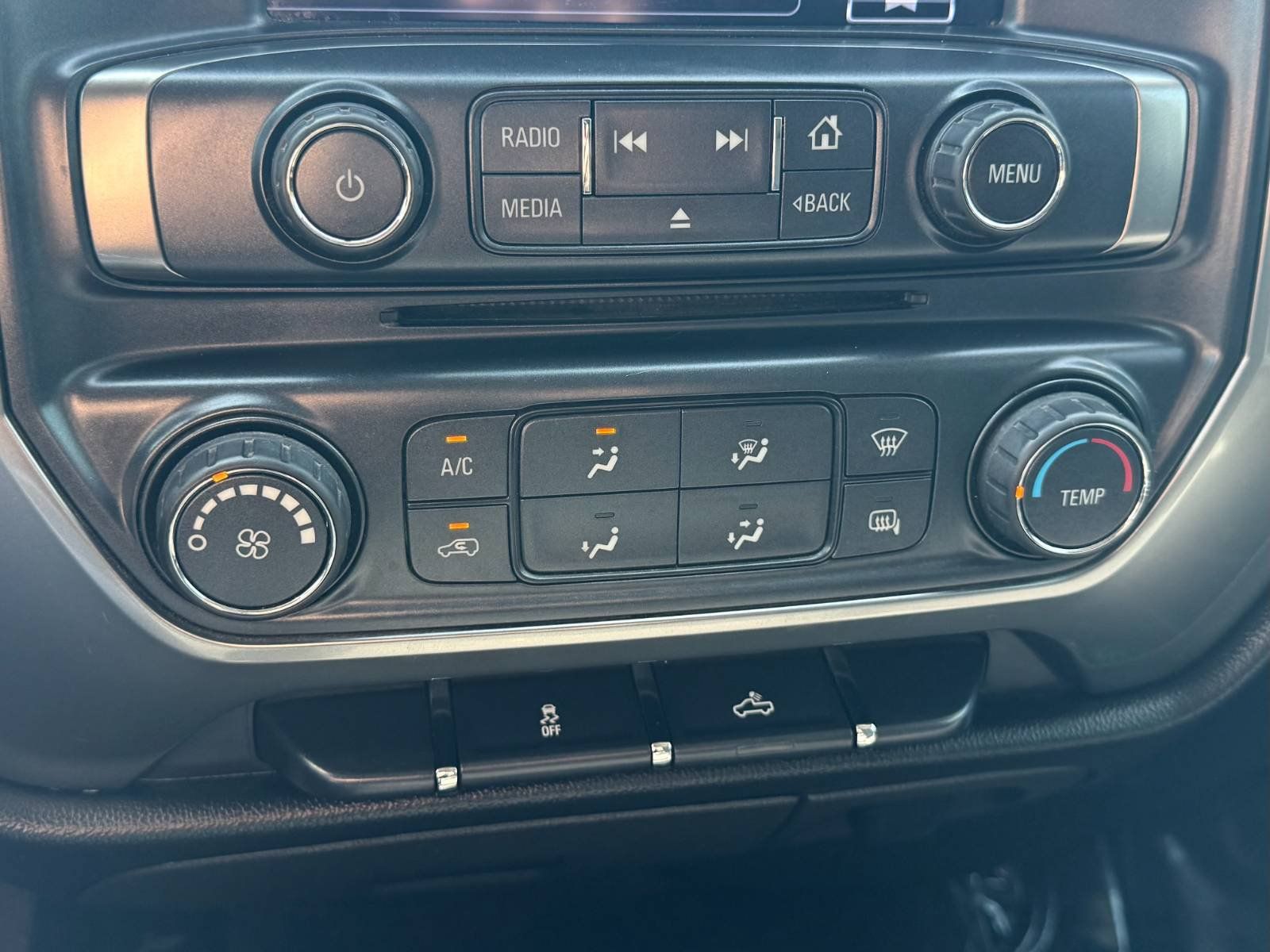 Used 2017 Chevrolet Silverado 1500 LT AWD/4WD image 19