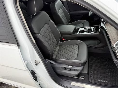 New 2025 Volkswagen Atlas SEL Premium R-Line image 21