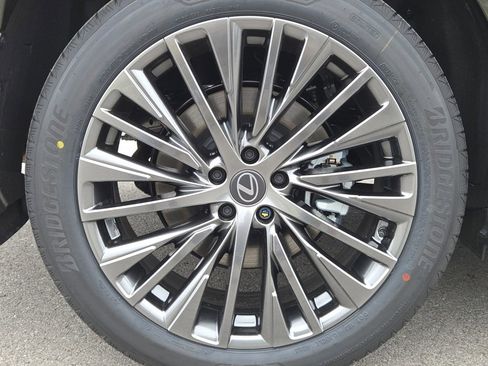 New 2026 Lexus RX 450h AWD image 33