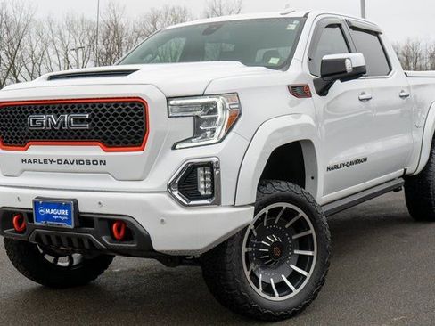 Used 2022 GMC Sierra 1500 SLT w/ SLT Premium Plus Package AWD/4WD image 1