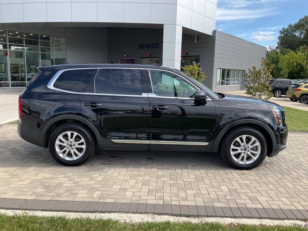 Used 2021 Kia Telluride LX AWD/4WD image 8