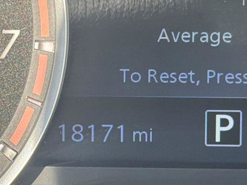 Certified 2024 Nissan Titan SV w/ SV Convenience Package image 29