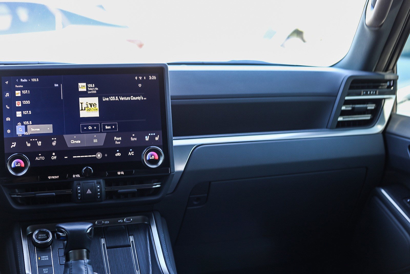 Used 2025 Lexus GX 550 w/ Cold Area Package AWD/4WD image 14