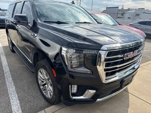 Used 2022 GMC Yukon XL SLT w/ SLT Premium Package AWD/4WD image 2