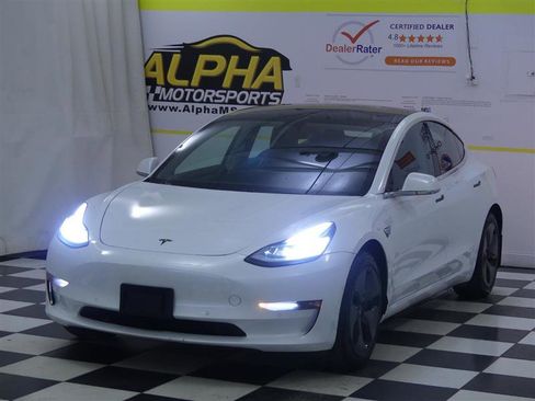 Used 2019 Tesla Model 3 Standard Range Plus image 3