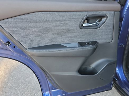 Certified 2021 Nissan Rogue SV image 12