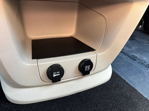 Used 2019 Dodge Grand Caravan SE w/ UConnect Hands-Free Group FWD image 36