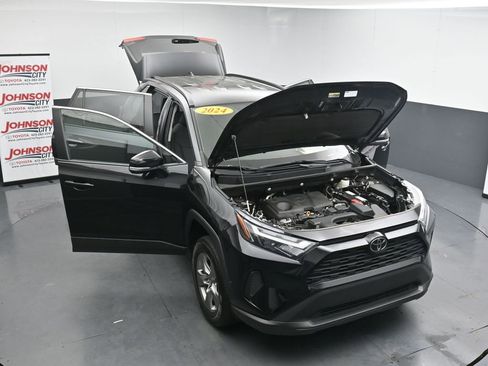 Used 2024 Toyota RAV4 XLE FWD image 37
