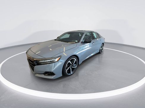 Used 2022 Honda Accord Sport image 3
