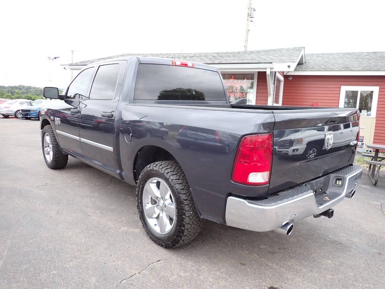 Used 2019 RAM 1500 ST w/ SXT Plus Group AWD/4WD image 4