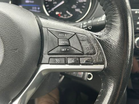 Used 2019 Nissan Rogue S w/ Special Edition Package FWD image 34