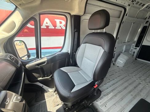 Used 2025 RAM ProMaster 2500 w/ Convenience Group FWD image 13