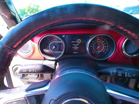 Used 2018 Jeep Wrangler Unlimited Rubicon image 16