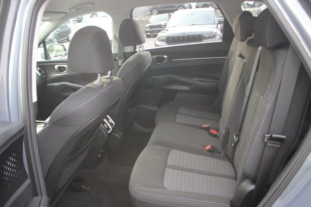 Used 2023 Kia Sorento LX AWD/4WD image 22