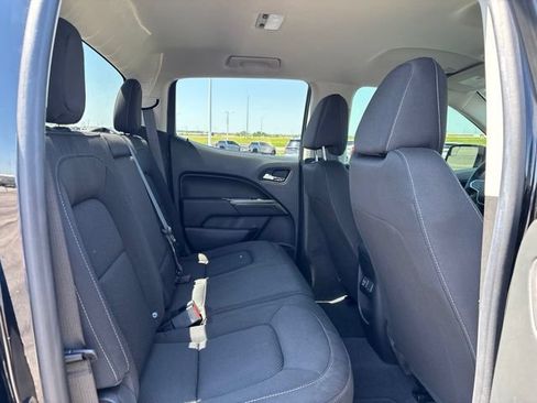 Used 2022 Chevrolet Colorado LT AWD/4WD image 16