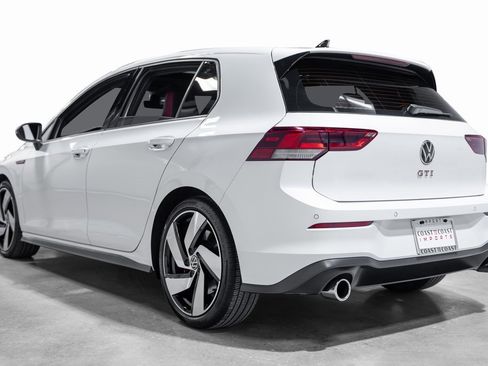 Used 2022 Volkswagen GTI SE image 18