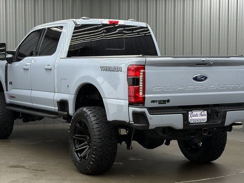 Used 2024 Ford F250 Lariat w/ Lariat Ultimate Package AWD/4WD image 3