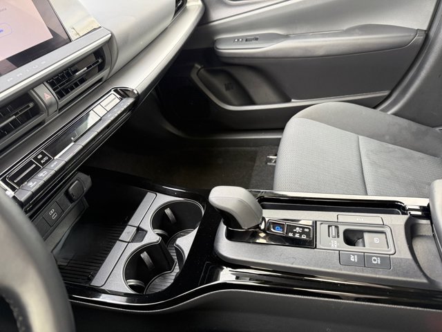 Used 2025 Toyota Prius LE FWD image 21