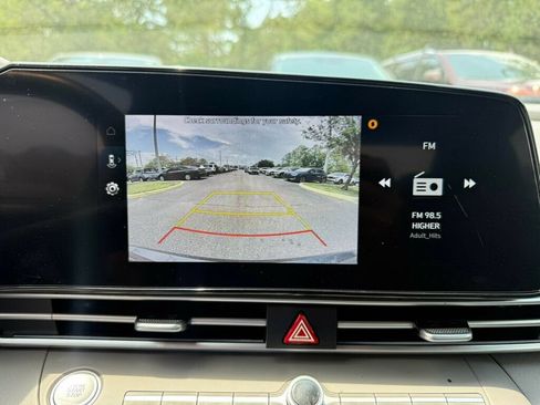 Used 2025 Hyundai Elantra SEL FWD image 7