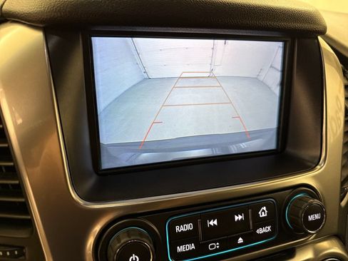 Used 2019 Chevrolet Tahoe LT w/ Luxury Package AWD/4WD image 17