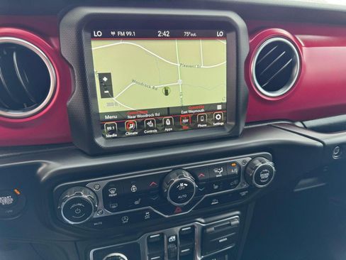 Used 2023 Jeep Wrangler Unlimited Rubicon w/ Dual Top Group AWD/4WD image 23