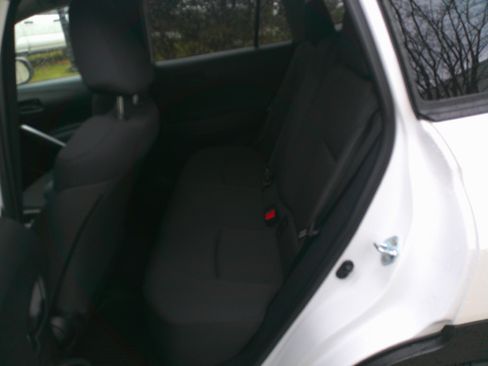 Used 2024 Toyota Corolla Cross LE w/ Moonroof Package image 43